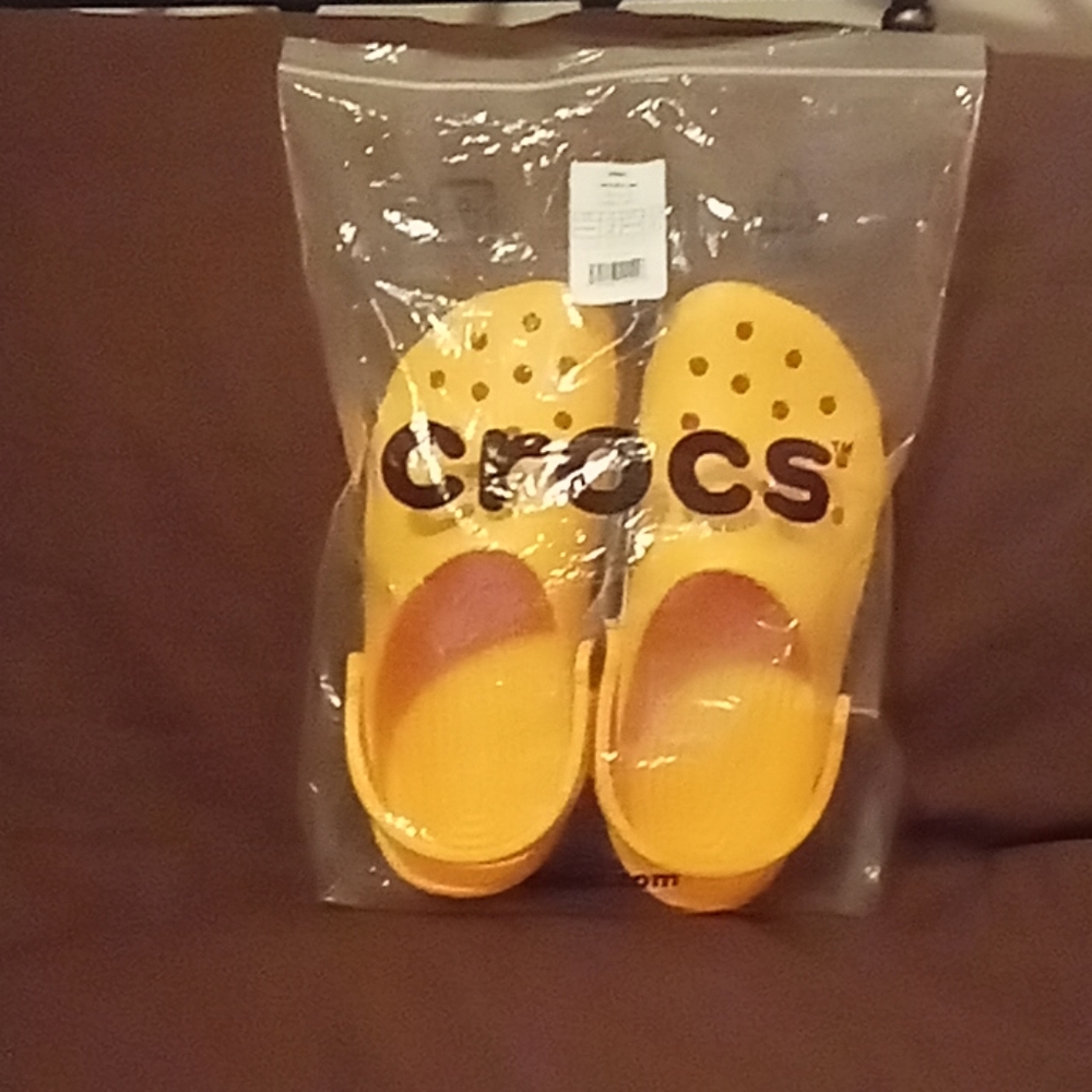 CROCS Classic Clogs NWT